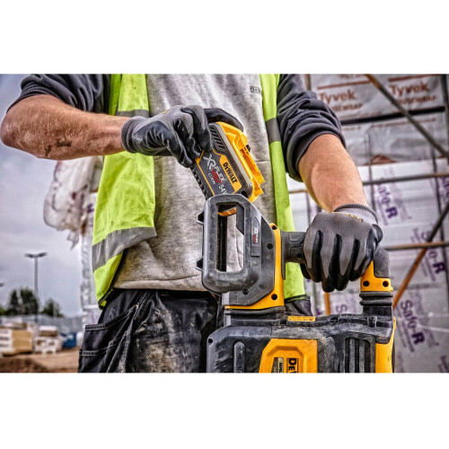 Акумуляторна батарея DeWALT DCB548