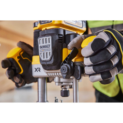 Фрезер акумуляторний безщітковий DeWALT DCW620H2