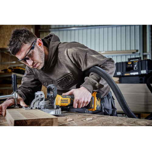 Фрезер акумуляторний безщітковий DeWALT DCW682N