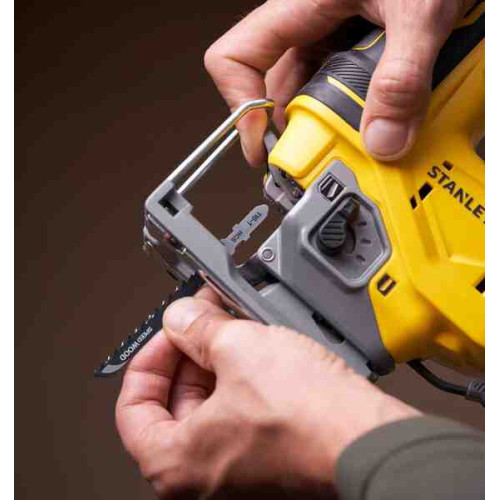 Пила лобзикова акумуляторна STANLEY FATMAX SFMCS650B