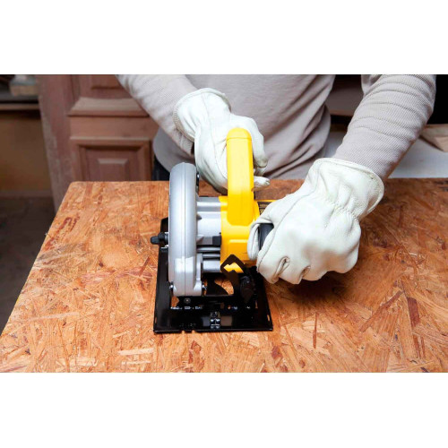 Пила дискова мережева DeWALT DWE560