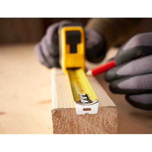 Рулетка вимірювальна Tylon ™ довжиною 8 м, шириною 25 мм, в пластмасовому корпусі STANLEY 0-30-657