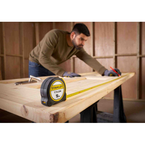 Рулетка вимірювальна Tylon ™ довжиною 5 м, шириною 19 мм, в пластмасовому корпусі STANLEY 0-30-697