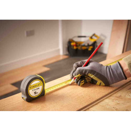 Рулетка вимірювальна Tylon ™ довжиною 5 м, шириною 19 мм, в пластмасовому корпусі STANLEY 0-30-697