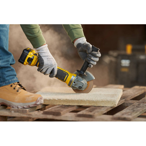 Шліфмашина кутова акумуляторна безщіткова STANLEY FATMAX SFMCG700M2K